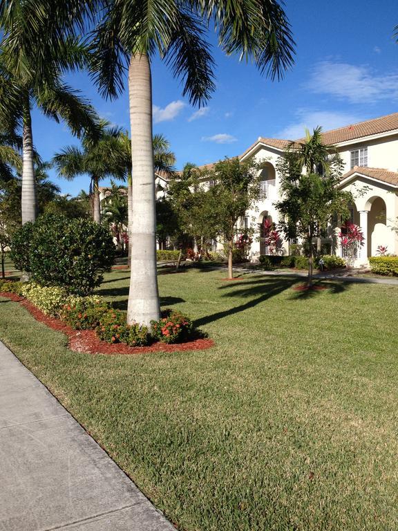Speedway Blvd Townhouse Villa Homestead Exterior photo